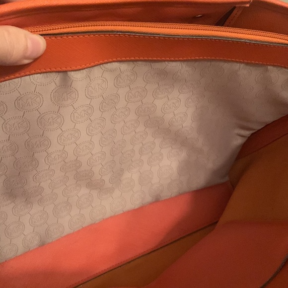 Michael Kors 15” laptop tote ORANGE - Picture 2 of 4